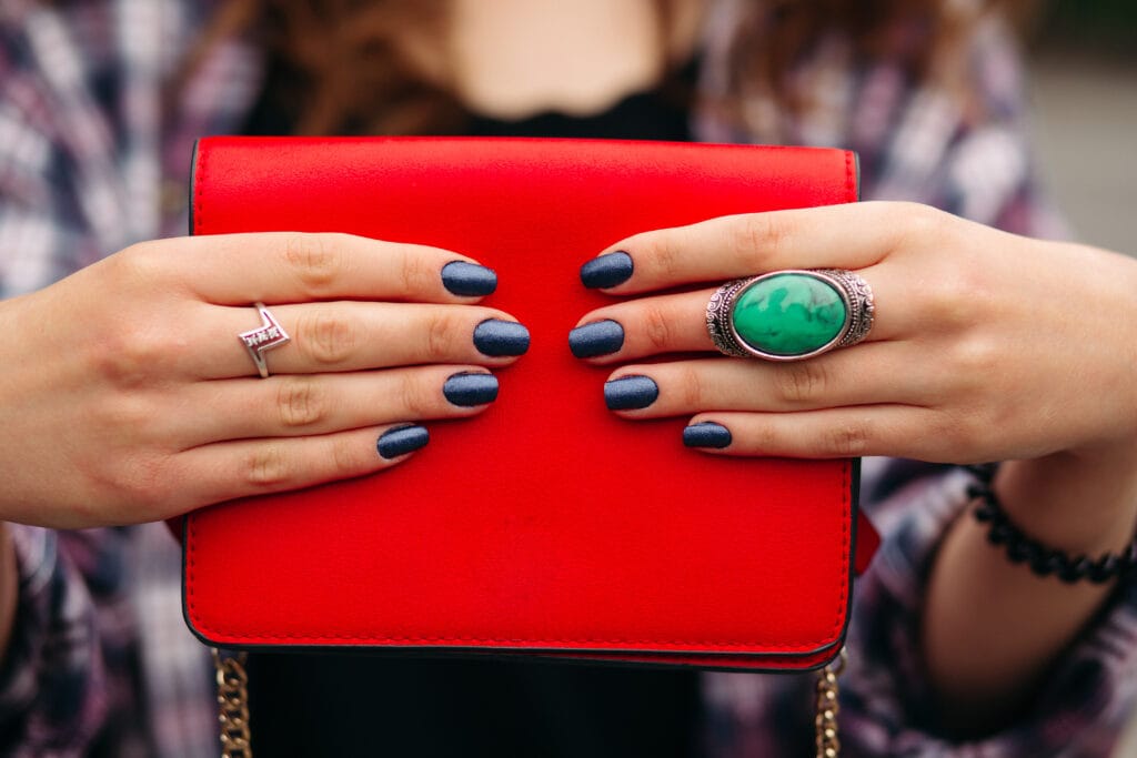 How to Pick the Right Fall Nail Color for Your Skin Tone?
