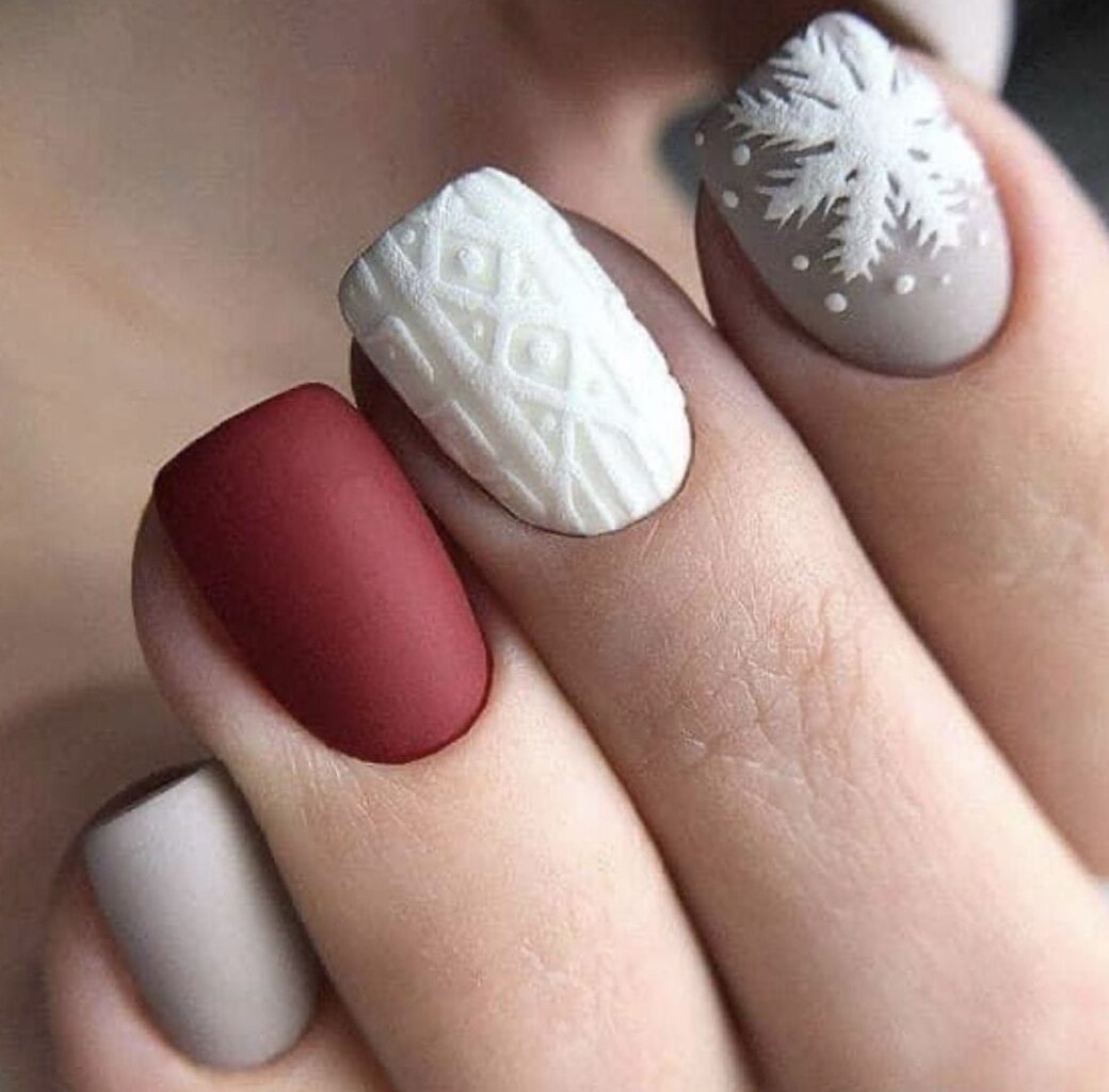 Holiday Nails to Try this Christmas