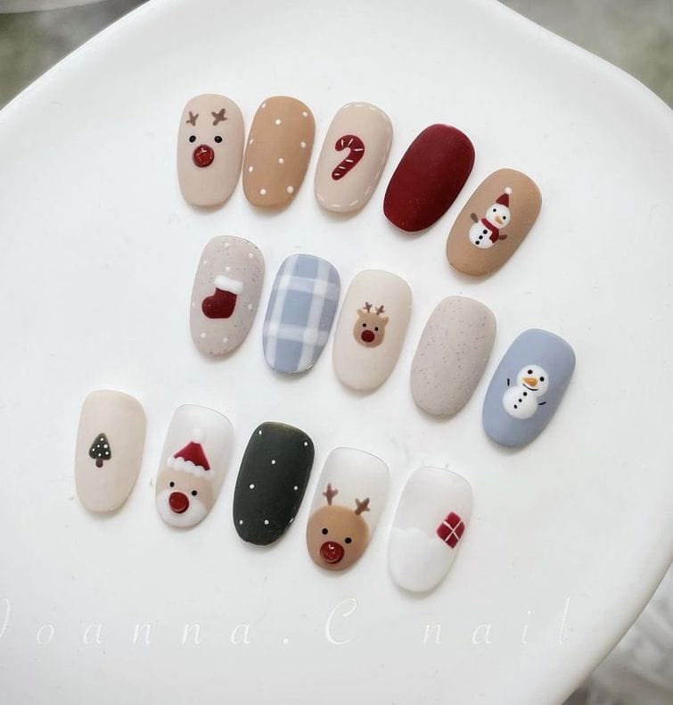 Press-On Simple Holiday Nails