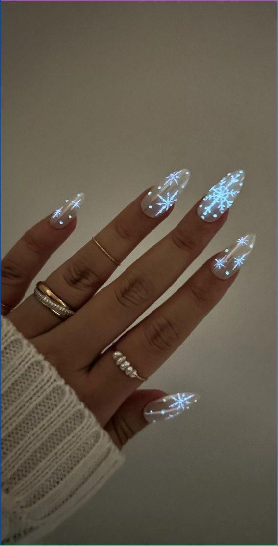 Snowflake Accent Nails